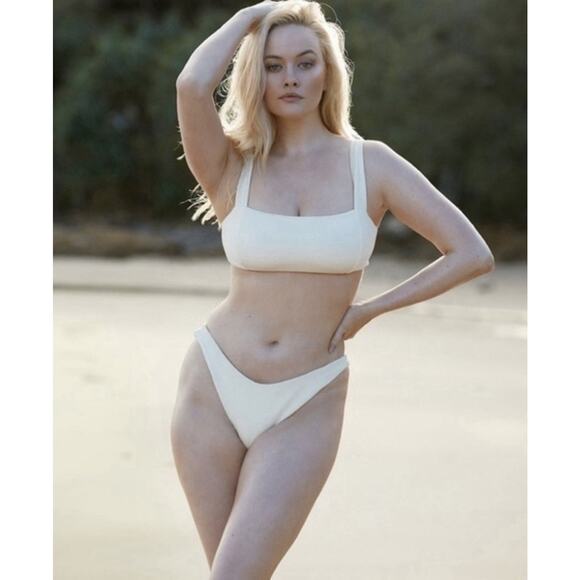 NWOT MONDAY SWIMWEAR Ivory Crinkle Bikini Set Puerto Rico Top Byron Bottom S - Picture 1 of 7